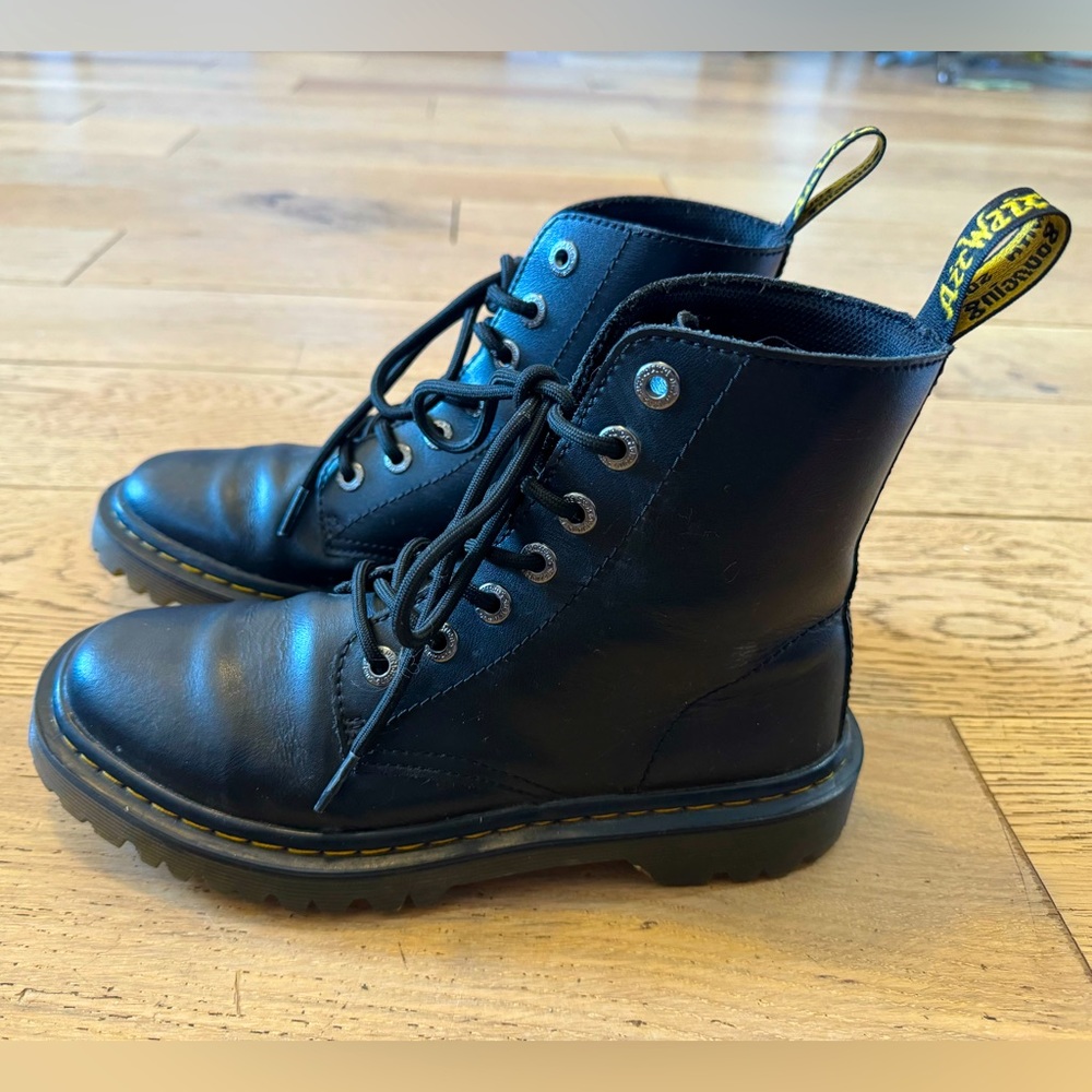 Dr. Martens Luana Boots Black Leather Women’s Size 7